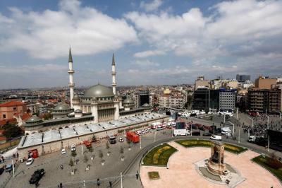 Video: 5 Injured in Shooting Outside Istanbul Court