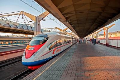 Russian Athlete Pulls High-Speed Train, Sets World Record