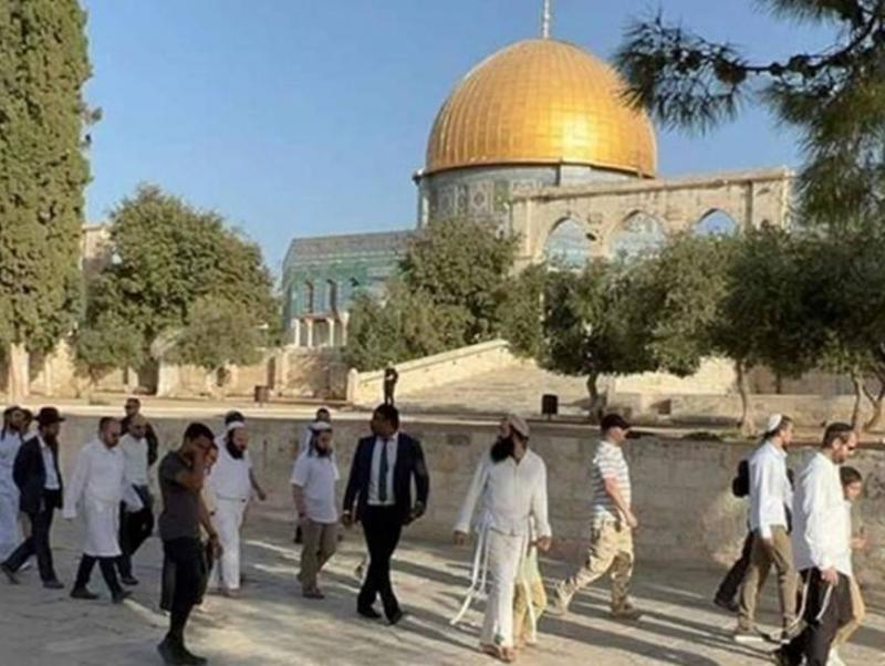 Settlers Storm Al-Aqsa Mosque