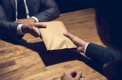 Corruption Cases Among Officers Revealed... Parliamentary Integrity in Iraq Suspends