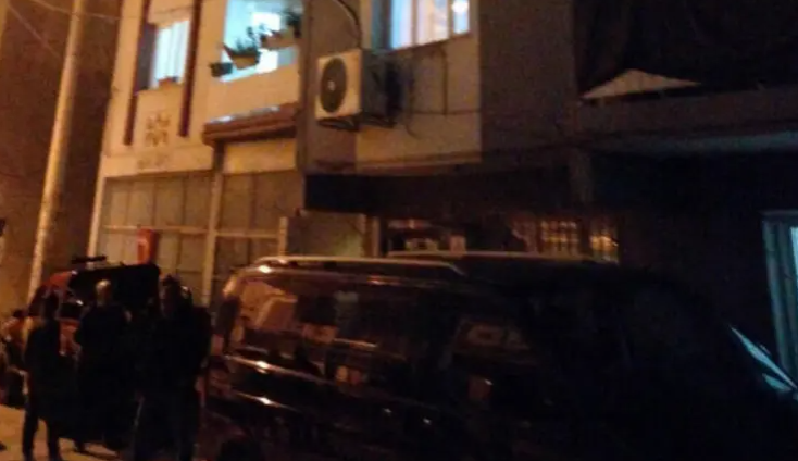 Son Stabs Father and Calls Emergency: 