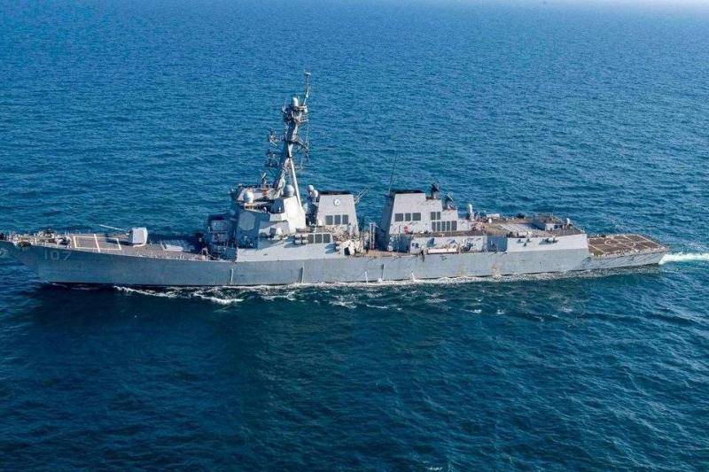 New Attack on Ship in Aden Gulf... via Armed Boat
