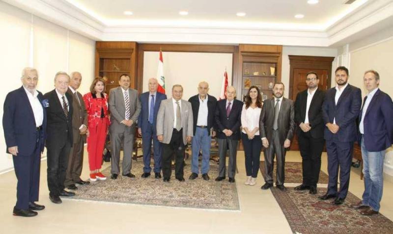 Press Syndicate Council Urges Election of President