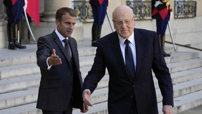 Macron Hosts Mikati and Army Commander at the Élysée