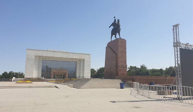Earthquake Exceeds 7 Magnitude Strikes Border Area Between Kyrgyzstan and Xinjiang