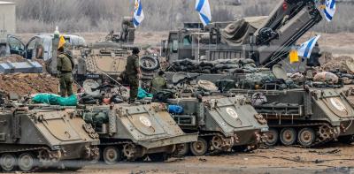 Heavy Bombardment in Gaza and Reports of Israeli Tank Incursion into the Territory
