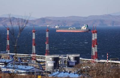 Fire at Lukoil Oil Refinery Injures 3