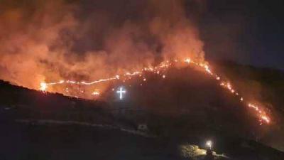 Large Fire in Mount Al-Farzal and Appeals for Help