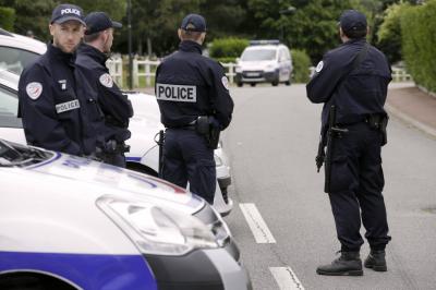 French Man Injures Two Policemen in Serious Shooting Due to Dispute with Wife