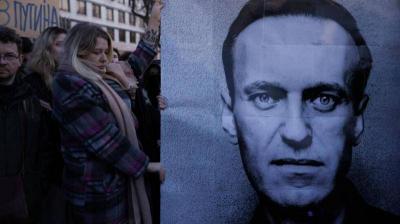 ## Russians Describe Navalny as a "Symbol of Hope and Perseverance" and Lay Flowers on His Grave