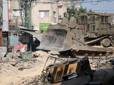 Escalation of Battles in Gaza as Israeli Army Advances in Al-Zeitoun Neighborhood