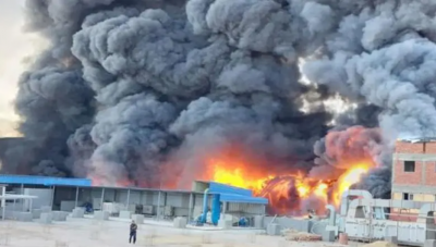 Massive Fire Engulfs Factory in Egypt