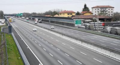 Italian Woman Leaves Daughter on Highway in Rome Due to Bad Grade