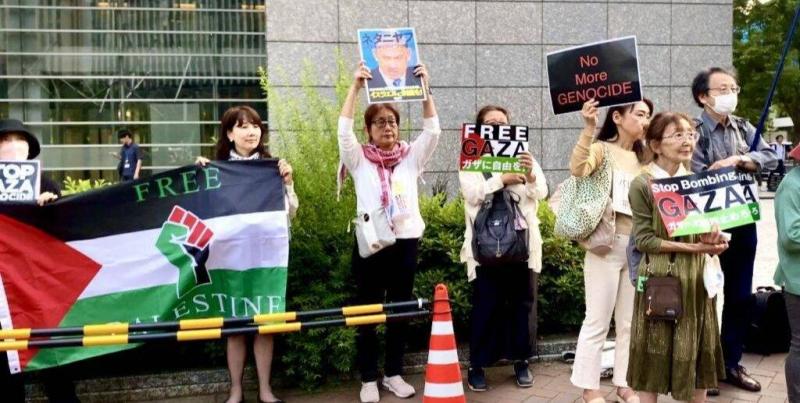 Protest of Hundreds of Japanese at the U.S. Embassy in Tokyo