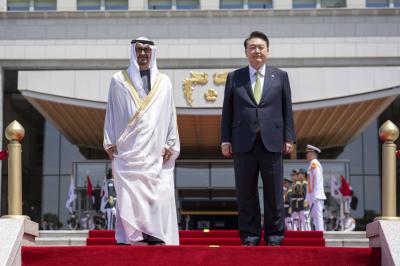 Warm Welcomes and an Emirati Song: South Korea Receives Mohammed Bin Zayed