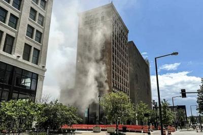 Violent Explosion at Bank in Ohio Injures 7 People (Video)