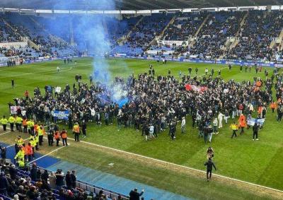 Video: Match Stopped Due to Fan Invasion of the Pitch