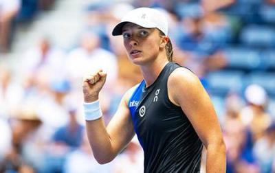 Top-Ranked Swiatek Survives Tough Test Against Collins