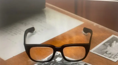 Soldier Steals David Ben-Gurion's Glasses