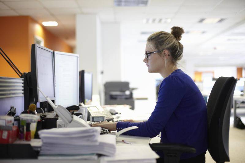 Shock at Work: Poison in the Drink to Prevent Maternity Leave!