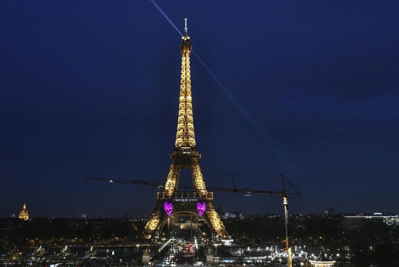Losses of the Eiffel Tower Due to Employee Strike