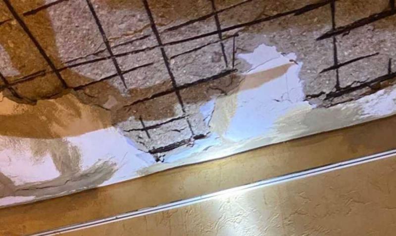 Title: Injuries from Roof Collapse in Beirut