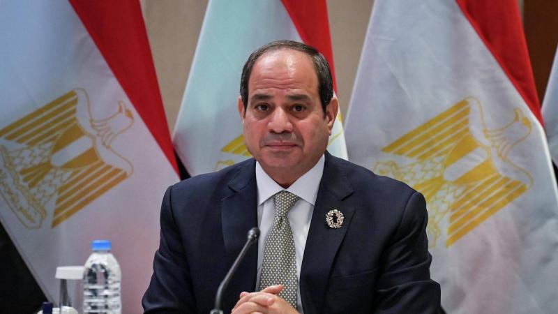 السيسي يدعو للاستثمار في مصر