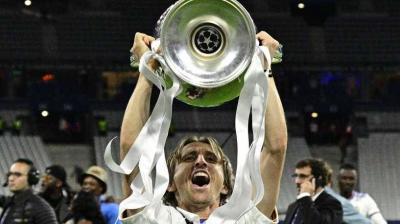 ريال مدريد يكافئ مودريتش بـ