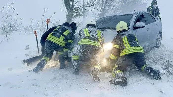 Death of 10 People Due to Snowstorms in Ukraine