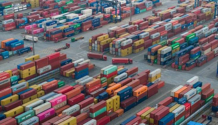 Title: Chinese Service Trade Rises by 16%