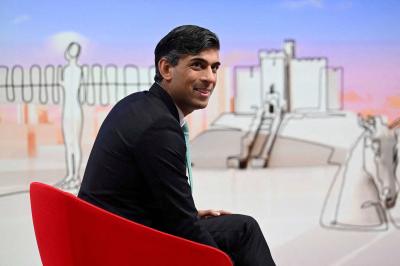 Sunak Issues Election Plea for Britain to "Stick to the Plan"