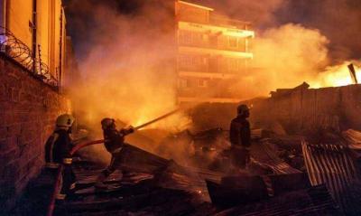 Casualties in Fire Consuming Building in Spain as Residents Jump from Balconies (Video)