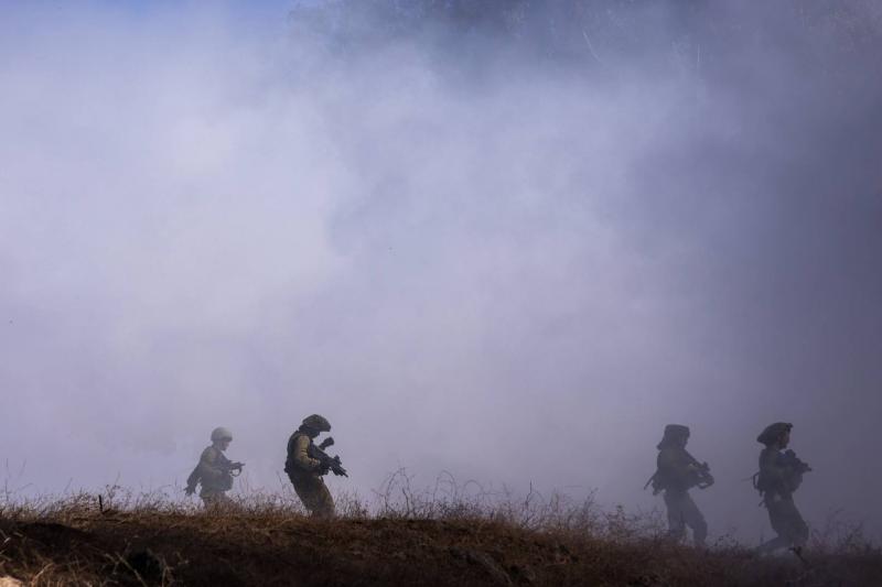 Soldier Throws Sound Bomb at Israeli Defense Ministry Headquarters