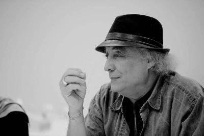 Title: Algerian Novelist Wasini Al-Araj Wins "Arab Geniuses" Award in Literature and Arts