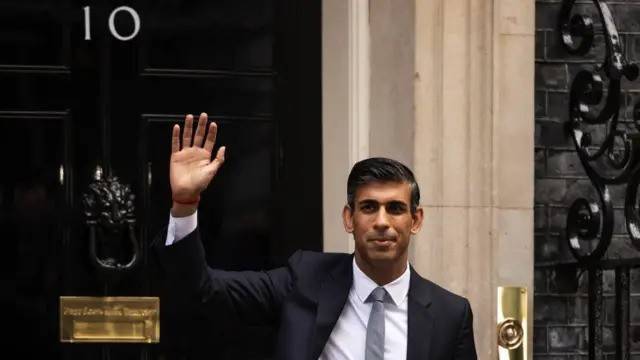 Title: Sunak Announces Resignation from Conservative Party Leadership After Electoral Defeat
