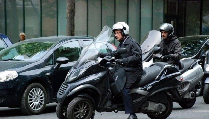 Motorcycle Sold at Auction... Used by Hollande to Sneak Out to Meet His Mistress