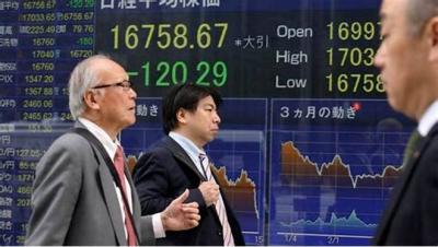 Nikkei Index Closes at Lowest Level in Over a Month