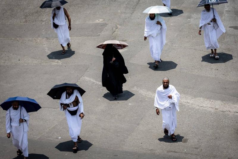 Egyptian Pilgrims Stir Reactions with Video from Arafat