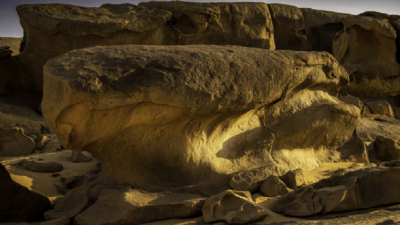 "In a Strange Phenomenon".. Saudi Discovers a Cold Rock in Summer (Video)