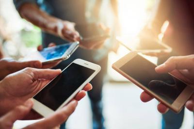 Benefits of Limiting Phone Use to Less Than Two Hours Daily