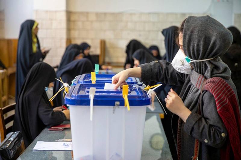 Presidential Elections in Iran: Polling Centers Open for Second Round