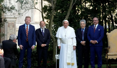 Pope Brings Together Israeli and Palestinian Ambassadors in Vatican Gardens
