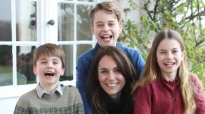 First Photo of Princess Kate with Her Children Sparks Controversy: Was it Manipulated?