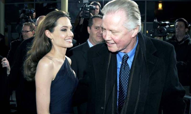 Jon Voight Strongly Attacks Daughter Angelina Jolie After Her Gaza Support