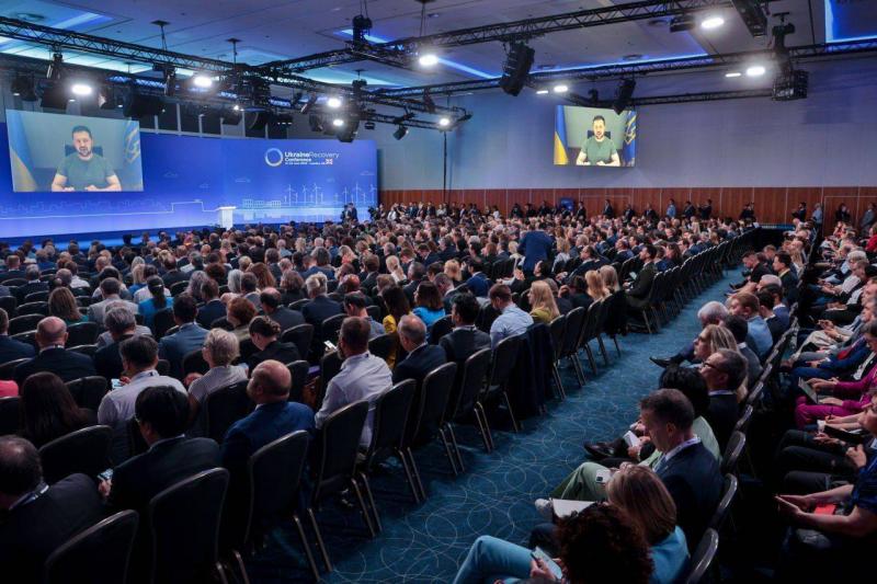 Hundreds of Companies to Participate in Ukraine's Reconstruction... Zelensky: Russia is Concerned About Democracy