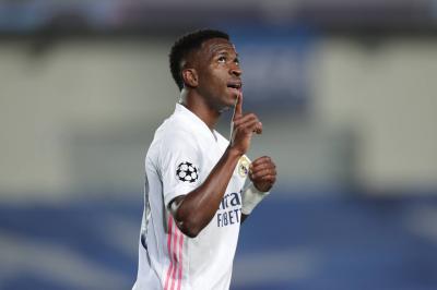 Vinicius Extends Contract with Real Madrid Until 2027