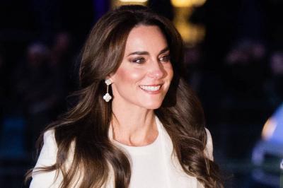 First Public Appearance of Kate Middleton After Cancer Diagnosis (Photos)