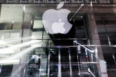 Apple Employs Artificial Intelligence to Boost Sales