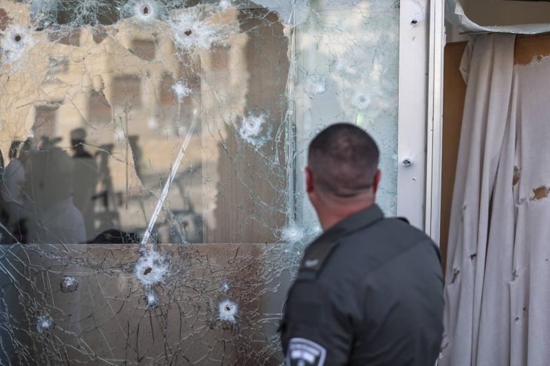Netanyahu Meets with Israeli Defense Leadership to Discuss Response to Rocket Attack from Lebanon
