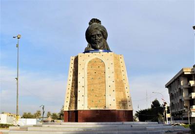 Title: The Debate over the Statue of Abu Ja'far al-Mansur in Baghdad